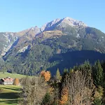 Wolf Retreat Im Lechtal Davor Appartementhaus Michaela アパート バッハ