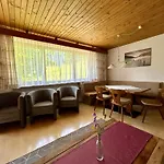 Wolf Retreat Im Lechtal Davor Appartementhaus Michaela バッハ