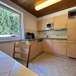 Wolf Retreat Im Lechtal Davor Appartementhaus Michaela アパート バッハ