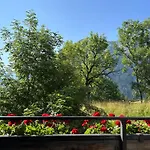 Wolf Retreat Im Lechtal Davor Appartementhaus Michaela
