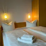 Wolf Retreat Im Lechtal Davor Appartementhaus Michaela * バッハ
