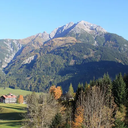 Wolf Retreat Im Lechtal Davor Appartementhaus Michaela 公寓 巴赫