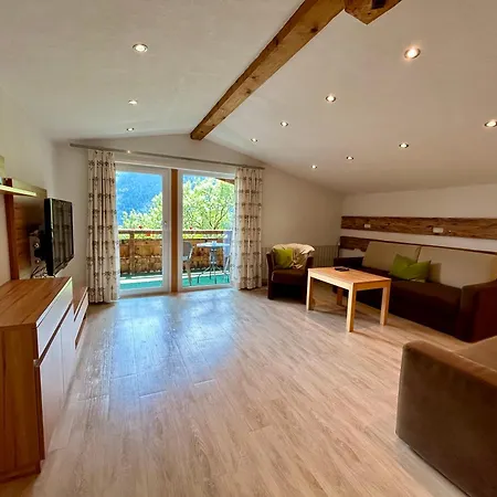 Wolf Retreat Im Lechtal Davor Appartementhaus Michaela * 巴赫