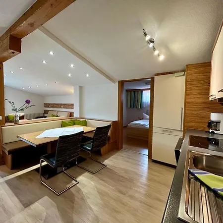 Wolf Retreat Im Lechtal Davor Appartementhaus Michaela 公寓