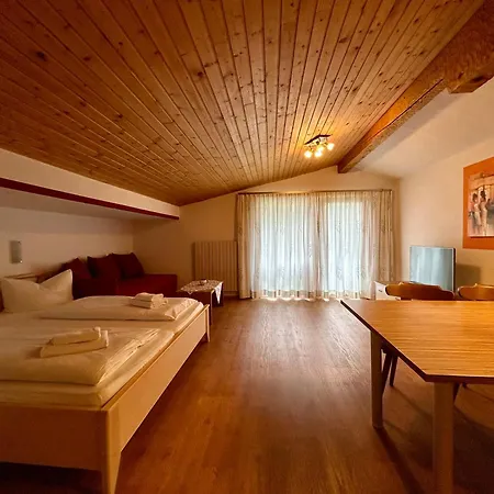 Wolf Retreat Im Lechtal Davor Appartementhaus Michaela *