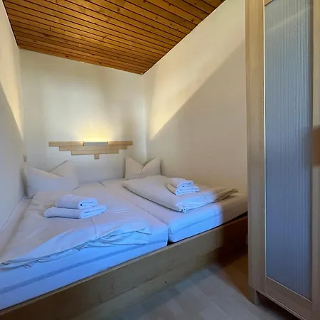 Wolf Retreat Im Lechtal Davor Appartementhaus Michaela