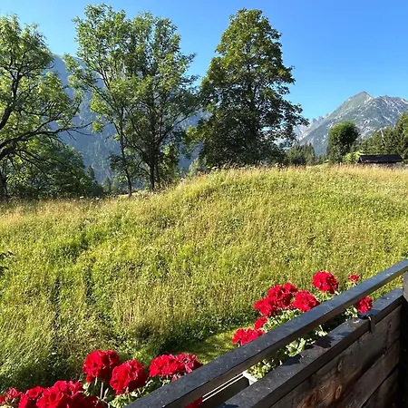 Wolf Retreat Im Lechtal Davor Appartementhaus Michaela 巴赫